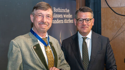 Ministerpräsident Boris Rhein verleiht Prof. Dr. Jürgen Ellenberger den Hessischen Verdienstorden Ministerpräsident Boris Rhein verleiht Prof. Dr. Jürgen Ellenberger aus Weimar den Hessischen Verdienstorden